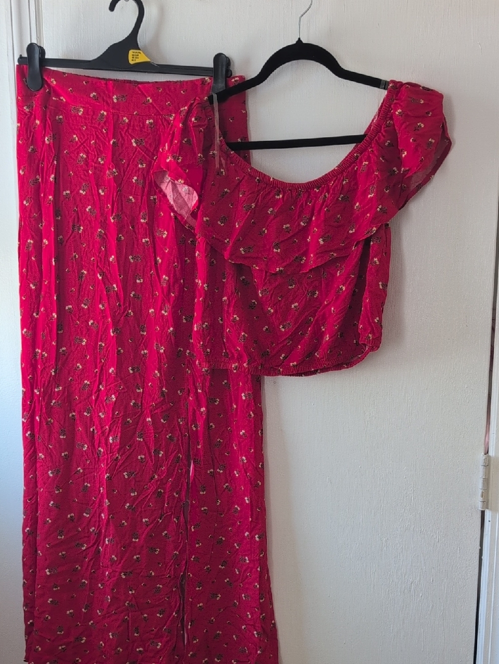 Women’s Floral Off-Shoulder Crop Top & Skirt Set - Hot Pink